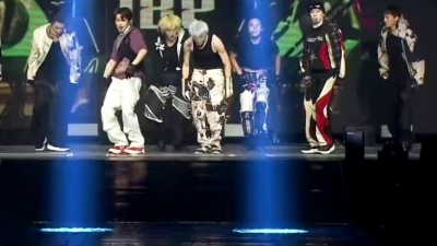 NCT 127 - NCT 127《疾驰 (2 Baddies)》Live Stage @COMEBACKSHOW- FASTER