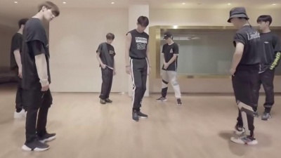 归宇 - WayV 威神V - 无翼而飞 (Take Off)练习室