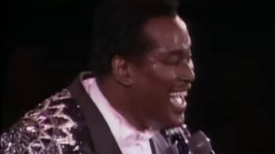 Luther Vandross - Searching (from Live at Wembley)