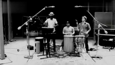 K'naan - Waving Flag 第二版