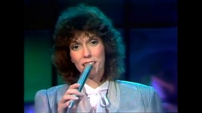龙爱莹 - The Carpenters - Touch Me When We're Dancing • TopPop