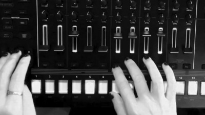 尛鬼 - TR-909音色 Roland 旗舰鼓机TR-8S即兴DEMO