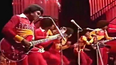 龙吟撼天 - 1972年，The Jackson 5 翻唱Bobby Day经典歌曲《Rockin' Robin》。