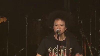 潮音乐酱 - 《煎饼侠》主题曲超燃现场，赵英俊联手大鹏、乔杉，厉害了！