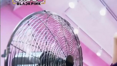 BLACKPINK - 전기안전송 (Live At 人气歌谣 2017/08/13) (Electric Safety Song)
