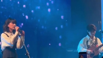 娱乐少女 - 好像青春总是发生在夏天.#房东的猫 #livehouse #房猫版美好的昨天