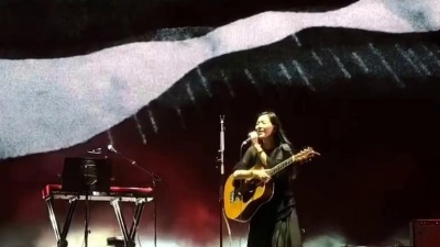一直很拉风 - 安溥在 2018 Clockenflap 音乐节与李寿全唱《张三的歌》