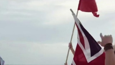 Afrojack、Luis Fonsi - Wave Your Flag