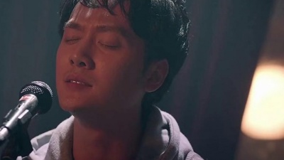 音乐急先锋 - 这才是《红尘情歌》的原唱！情意绵绵的歌声，不愧是永恒的经典！
