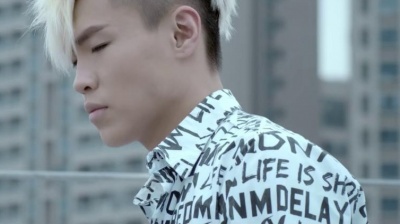 Mr.16罗隽永、Mikki Mo - Fly away