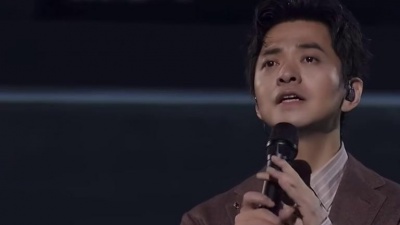 爱豆圈 - 李健《贝加尔湖畔》2023像海一样线上演唱会现场