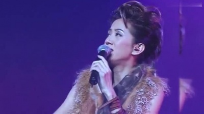 宫聆 - 梅艳芳动情演唱《情归何处》，这么多年过去还是好怀念梅姑啊！