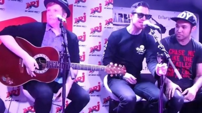 Fall Out Boy - My Songs Know What You Did In The Dark(Light Em Up) (Live At Orléans Infrared) 现场版
