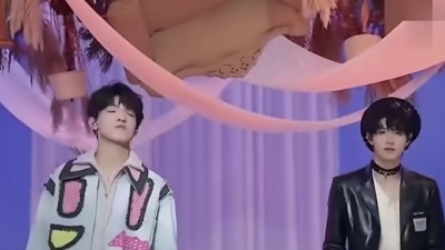 TF家族-朱志鑫、TF家族-张泽禹 - Lover Boy 88