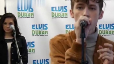 Troye Sivan - Here (Live At Elvis Duran)
