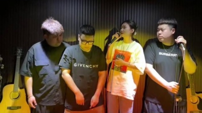 豆豆果 - 《乌兰巴托的夜》半吨兄弟、张茜