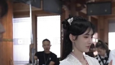 聆听雨歌 - 【鞠婧祎】花戎施法花絮