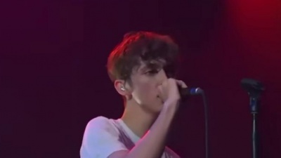 Troye Sivan - For Him. (Live On The iHeartRadio Theater LA)中英字幕)