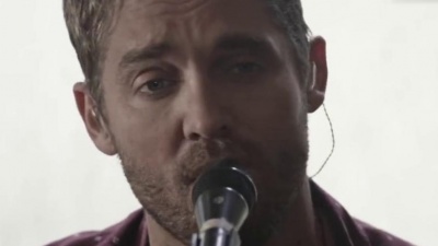 Brett Young - You Ain't Here To Kiss Me (Acoustic)