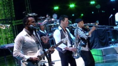 Ricky Martin - Drop It on Me / Lola, Lola / La Bomba Medley