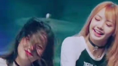 猜猜我是谁 - “毫无保留的一跃，是因为我完全信任她们” #blackpink #
