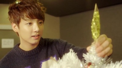 Jung Kook、林贞熙、赵权、珠熙、RM、韩国群星 - Perfect Christmas