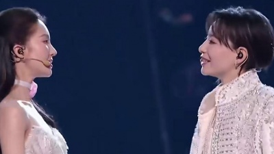 李斯丹妮、金晨、袁咏琳、陈冰 - Queencard