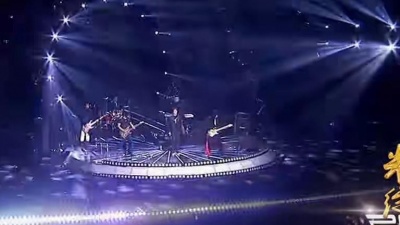 郑钧、CCTV音乐频道光荣绽放 - 赤裸裸