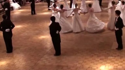龙爱莹 - 小约翰施特劳斯《艺术家的生涯》圆舞曲