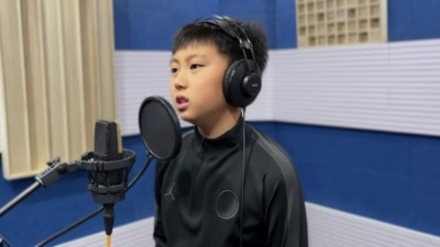 追追不麻瓜 - 原创歌曲《恰同学少年》#少儿声乐 #童声 #声乐演唱 #原创歌曲 #录音棚 #声乐