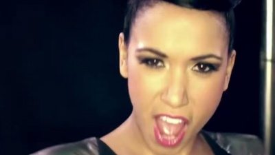 Jodie Connor、Tinchy Stryder - Bring It