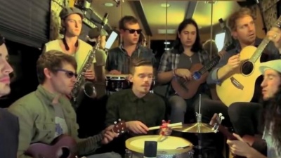 Walk Off the Earth、Parachute - HAPPY