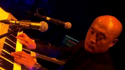 黄义达 - 我不哭(2015 F·Plus乐范52 我爱 Mini Concert)
