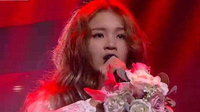 LeeHi、2NE1 - Rose - SBS人气歌谣 现场版 13/04/14