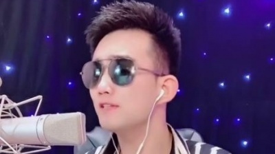 剧关注 - #电子琴演奏 #音乐制作 #才艺主播 #自弹自唱 #即兴伴奏 #音乐 #好听的声音 #嗨翻全场 #经典