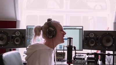 Linn - Somebody