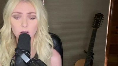 The Pretty Reckless - House On A Hill