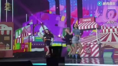TWICE - Intro + Heart Shaker + Knock Knock (Live At 32nd Golden Disc Awards 2018/01/10)