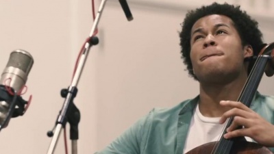 Isata Kanneh-Mason、Jeneba Kanneh-Mason、Sheku Kanneh-Mason - Saint-Saëns: Carnival of the Animals - The Swan