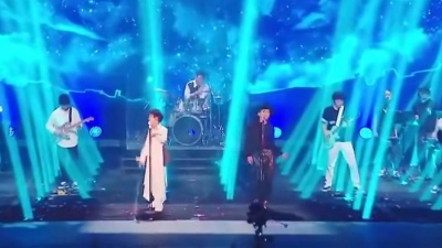 周深、木马 - 她是黯淡星