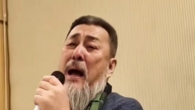 法拉利文 - 陆树铭改唱陕北民歌了？又把徒弟镐天的《山那边》唱了起来#陕北民歌 @演员：陆树铭 @镐天hào《山那边》原创