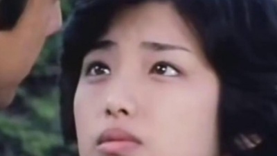 爱唱歌的小贤 - 山口百惠、三浦友和主演日剧《红的冲击》插曲《风中的奔跑》，