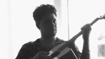 Niall Horan - Black And White
