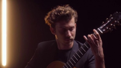 Thibaut Garcia - De Visée / Transcr. Garcia: Pièces de théorbe et de luth, Suite en la mineur: V. Rondeau &quot;La Montfermeil&quot;