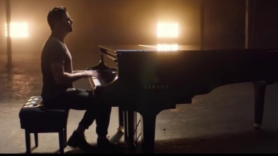 Lindsey Stirling、Mako - Lose You Now