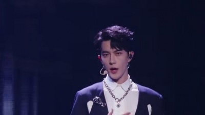 于朦胧、肖顺尧、刘维、胡夏、烧饼、艾福杰尼、追光吧！哥哥 - 爱的主打歌 (艾福杰尼/胡夏/刘维/烧饼/肖顺尧/于朦胧)