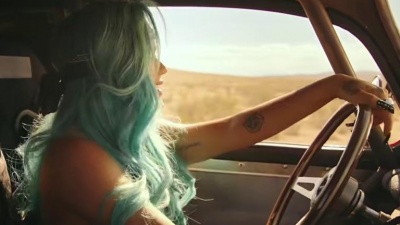 Karol G、Anuel AA、J Balvin - LOCATION