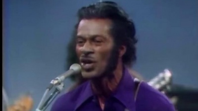 继续沉沦 - 历史性同台，查克贝里与约翰列侬合唱《Johnny B. Goode》