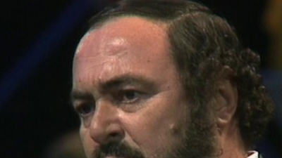Philharmonia Orchestra、Luciano Pavarotti、Leone Magiera - Puccini: Tosca / Act 3 - &quot;E lucevan le stelle&quot;