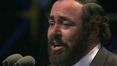 Philharmonia Orchestra、Luciano Pavarotti、Leone Magiera、Philharmonia Chorus - Puccini: Manon Lescaut / Act 1 - &quot;Tra voi belle, brune e bionde&quot;